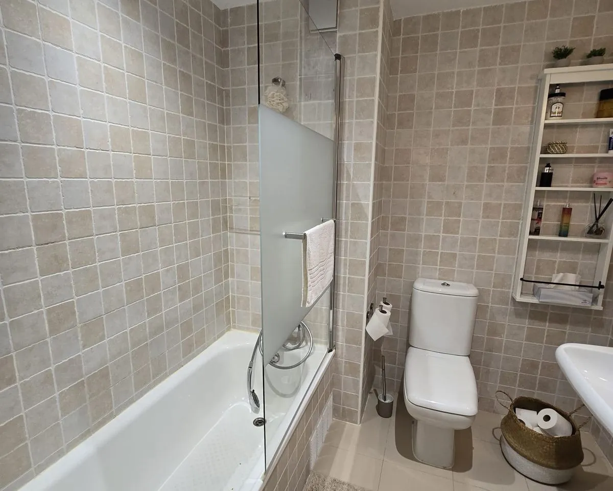 e3b6f807-9454-47dd-95ad-4e4717fe3f5f