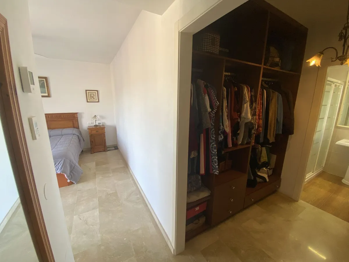 6df74db6-6c81-47f2-a759-e40e09f7834a