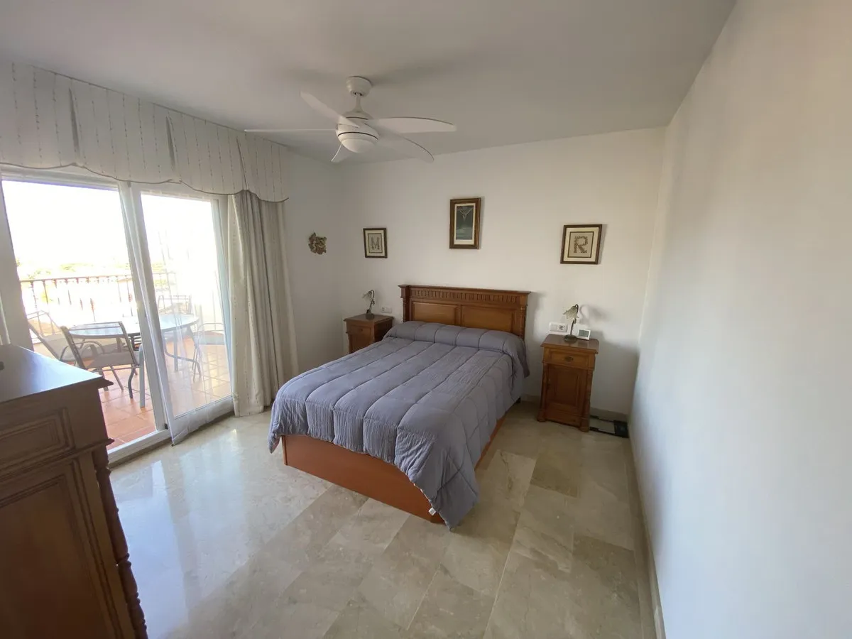 c3f1cdbc-bd3e-475f-9e80-e1de8d6d4e2a