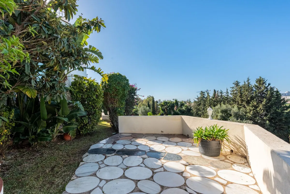 3362d651-16f3-4aea-8fcf-c8cf923e5893