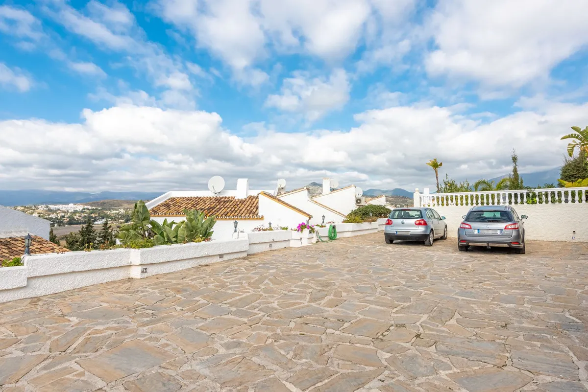 6b82ae39-aae8-46b2-9232-bac93b04e93d