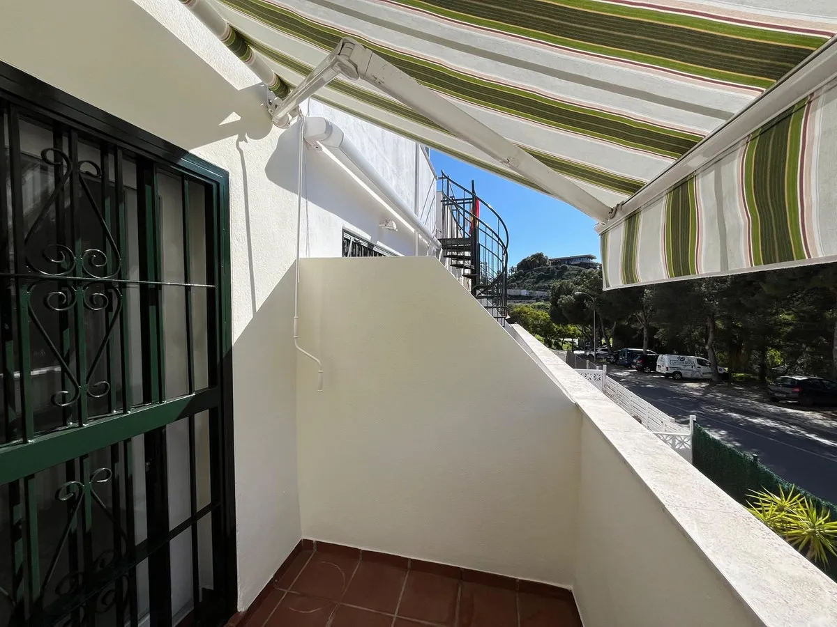 f2995c42-deb3-4c63-9141-9c1de96d1e92