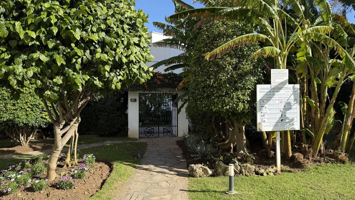 218b161b-837b-446b-8426-1537e00d17fe