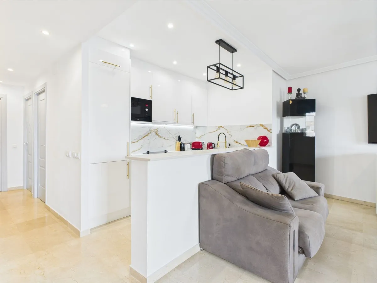 2f6624f7-660e-4102-877d-208f1c1440c2