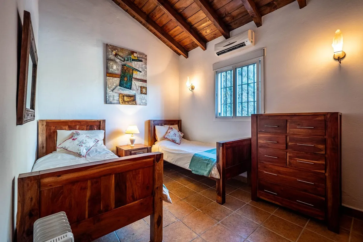 6d470259-1e38-4c13-81f1-f76660e8f901