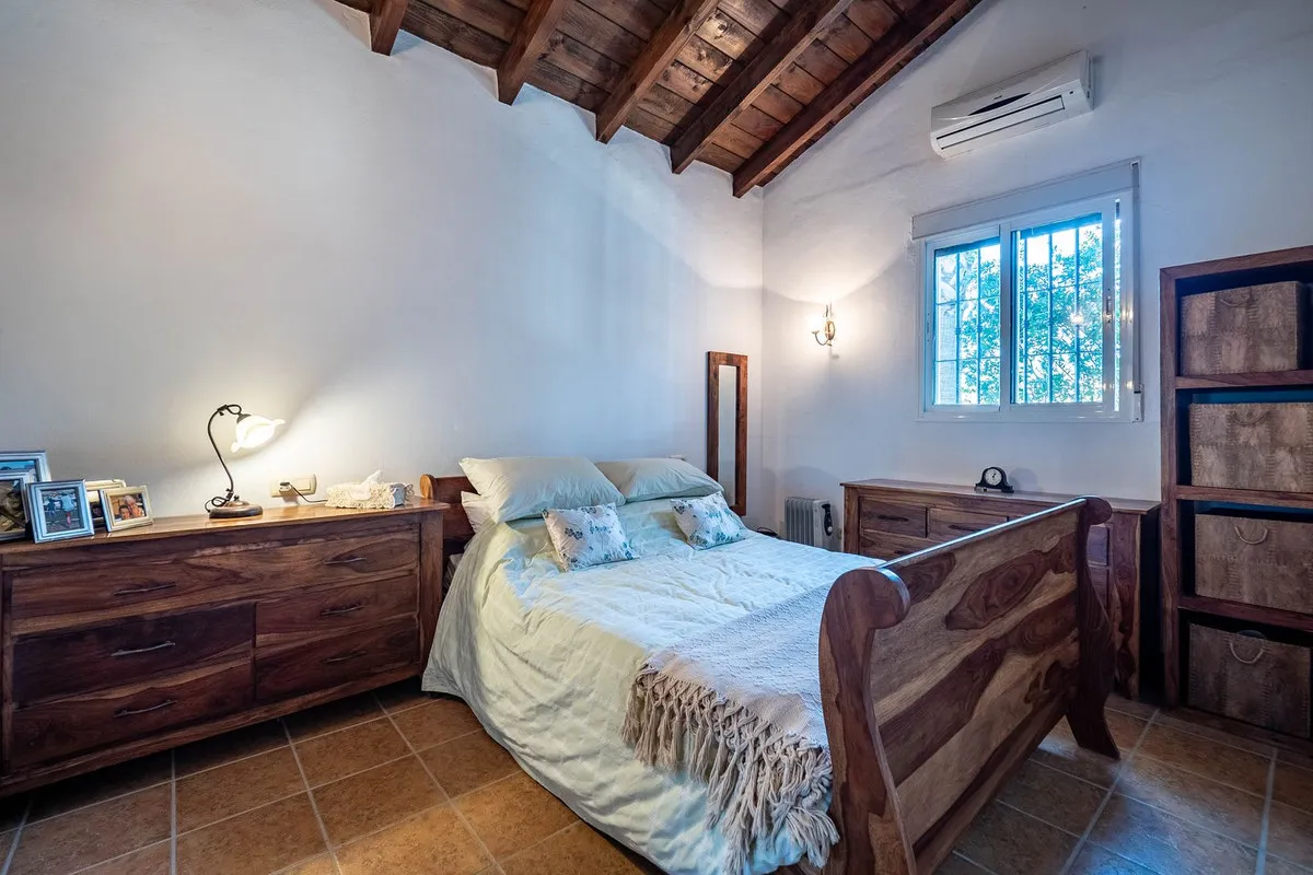 c043bfaa-17af-4363-bf83-4ce1577dcb57