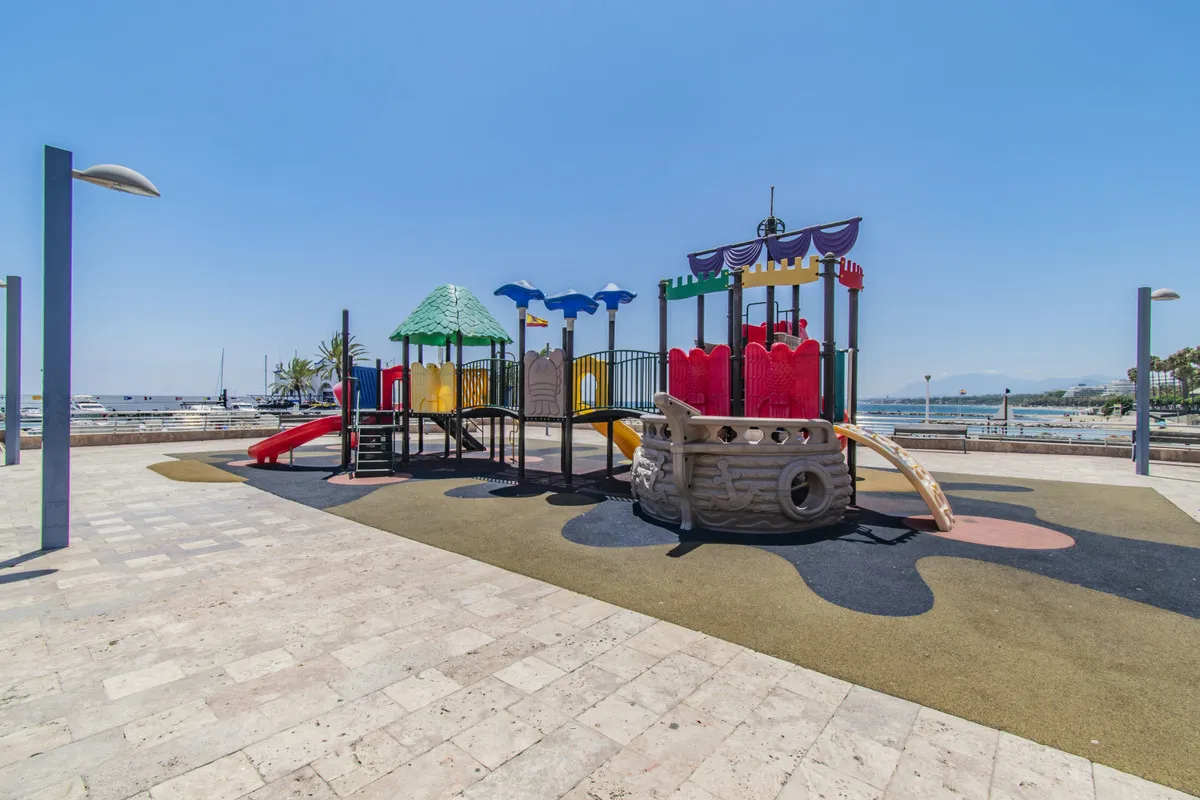 2c5ec479-5b6b-42fe-8f53-372d8dcfc73a