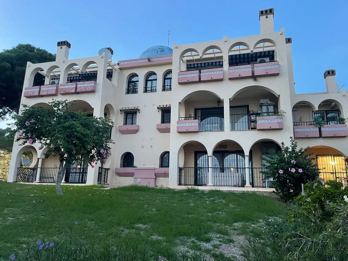 6dedee89-8cb2-4232-b61e-a38e1d7b5828