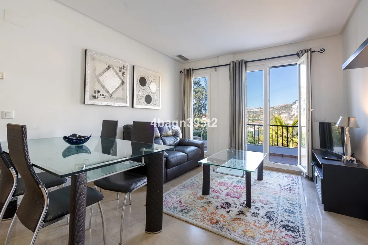 5cc27887-5e8d-4e72-a52c-526c9f19f34b