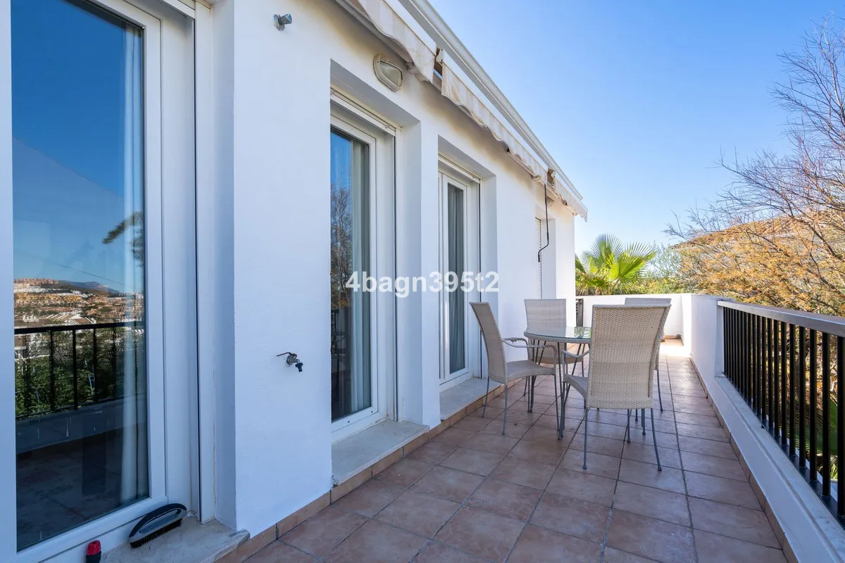 f3fb27ef-5eac-43bd-b165-27f6e6937fe7