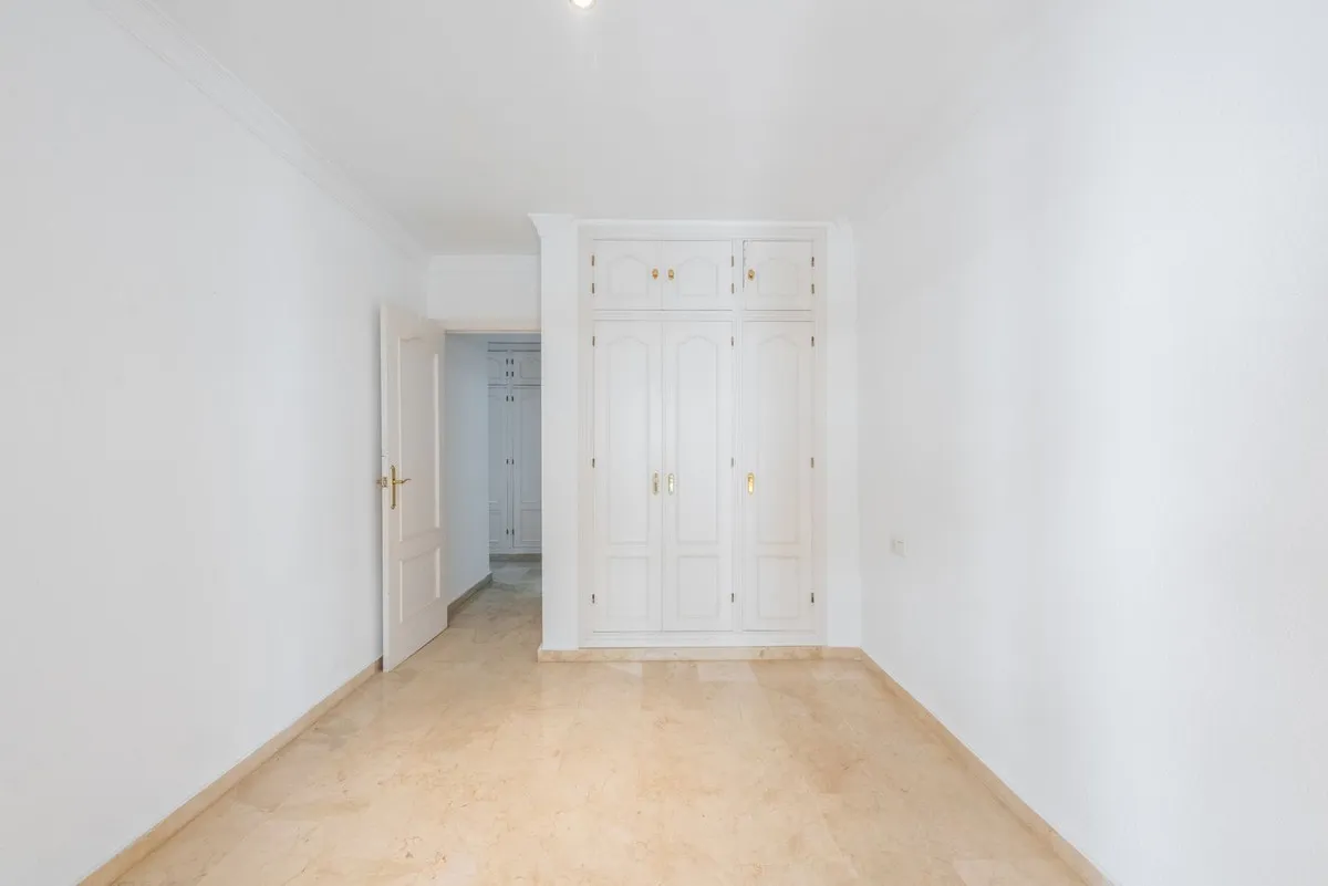 47d5a9a4-58ef-4f3e-a9db-2359bd490655