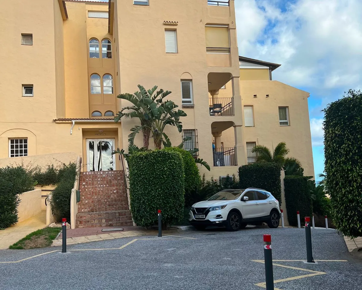 dedac845-4b86-4b06-9fe5-01e56072bf33