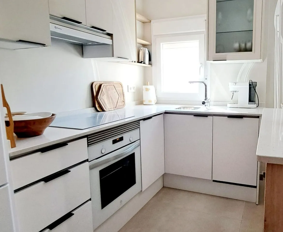 a0733359-1f9d-4ddb-9a2d-000e2a8aae75