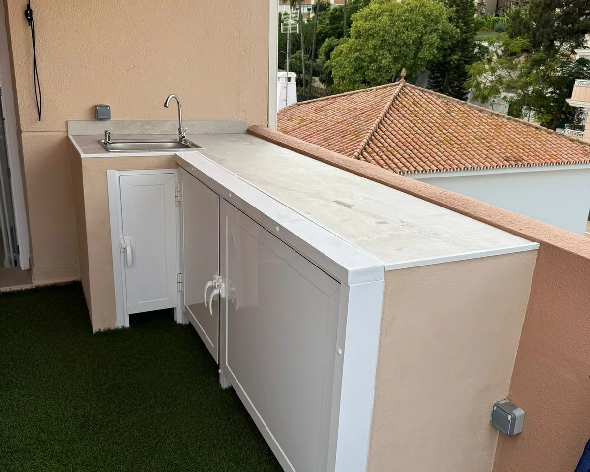 a514add1-6661-4743-9acb-212327e8f941