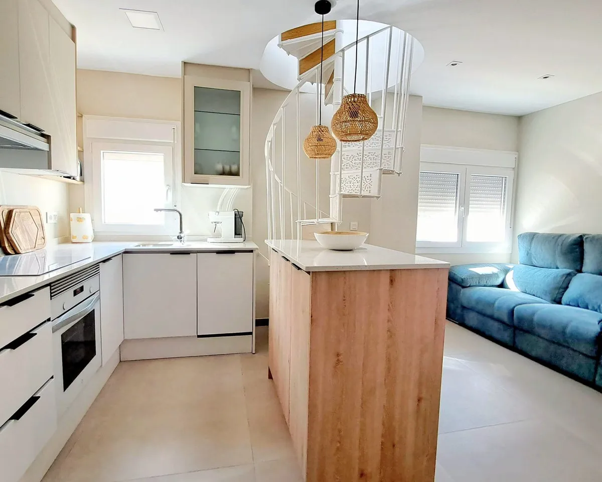 e0804c43-fefd-4f74-b05b-0e22b48a8d60