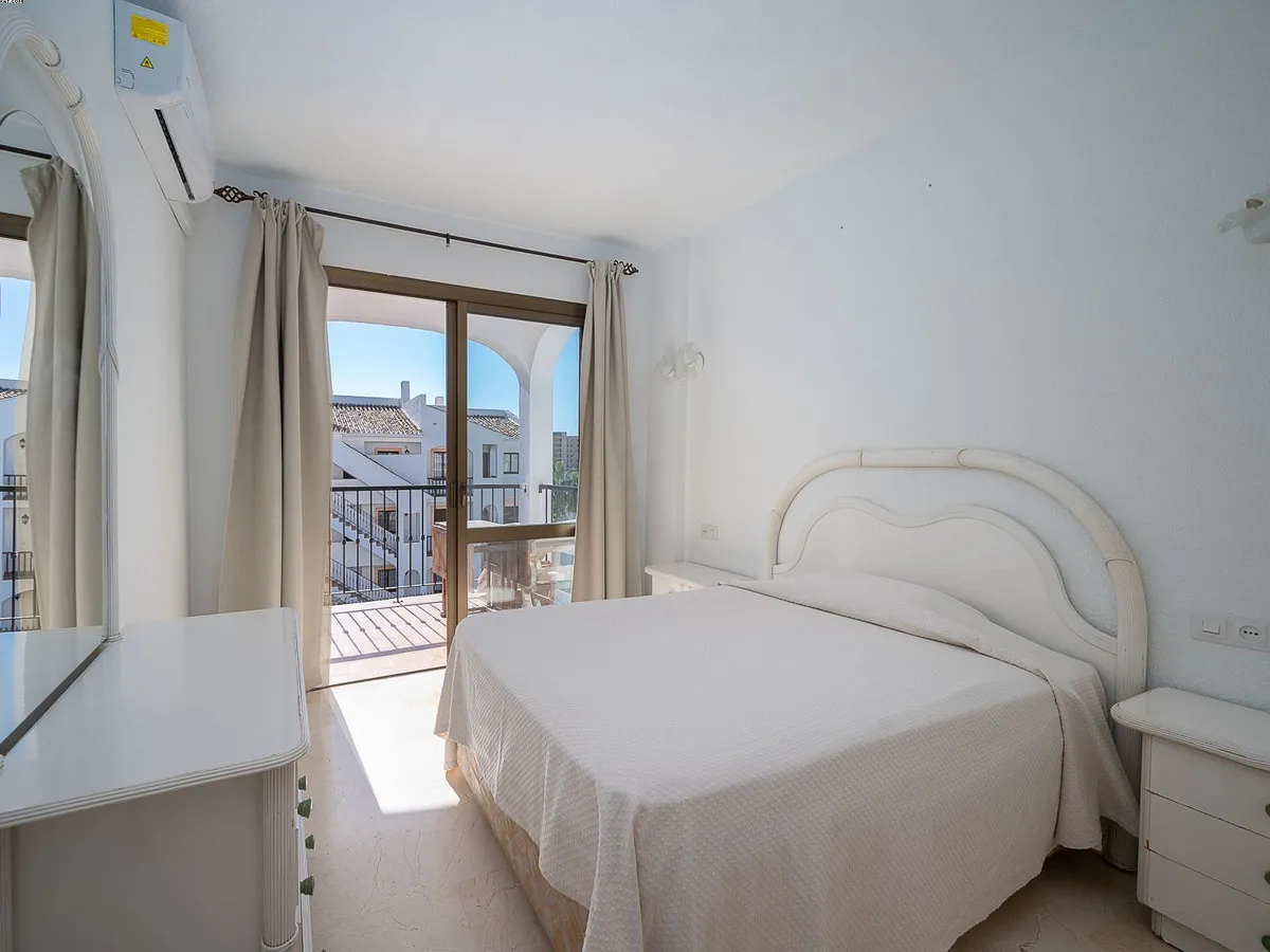 1e217954-b5c5-4516-ac22-b9f588f0ab62