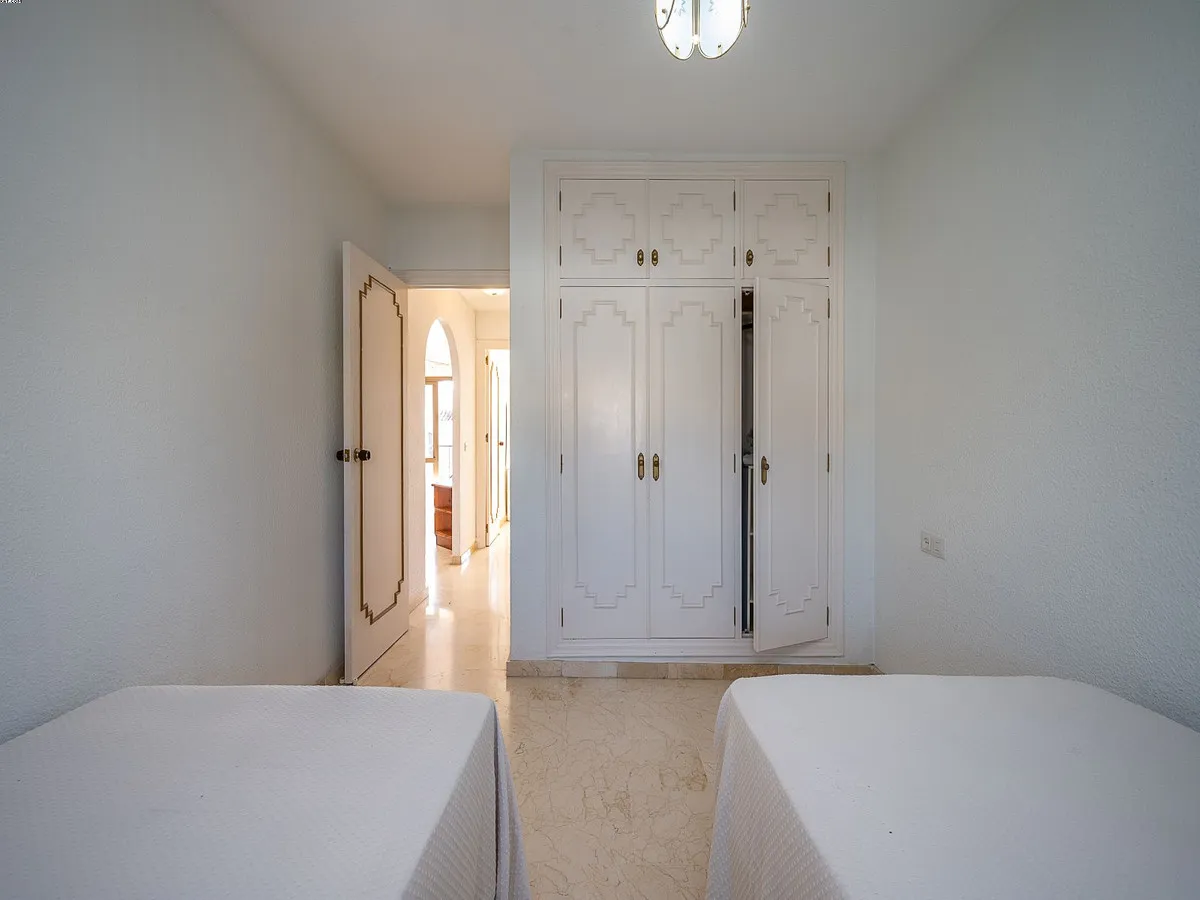 b4cbc1aa-4811-4877-8a77-57511ec6b359