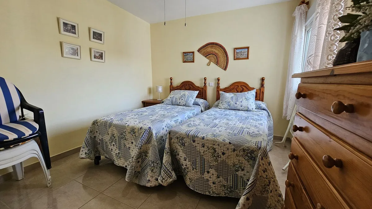 296b62e1-03ee-4afd-8585-2b80a298cc4e