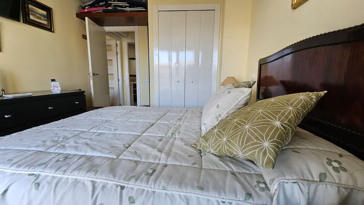 8ed30d60-c2f0-450c-b0c7-33ac621f079b