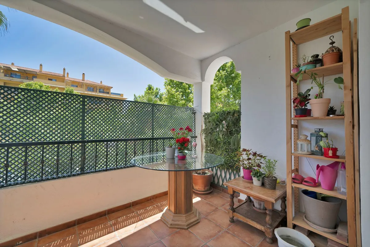 2e074f79-9118-4d51-b204-d5aaf8634f51