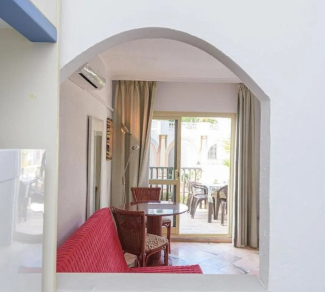 fa1de0f5-38f4-4a5d-b27f-3f22ddead20c