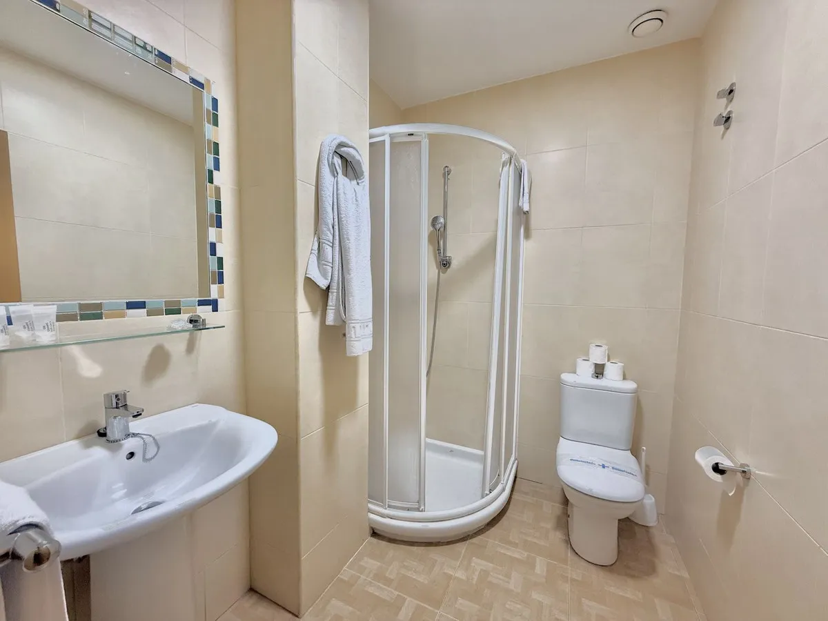 ae8c370a-136b-4208-8048-eaec6b4059d9