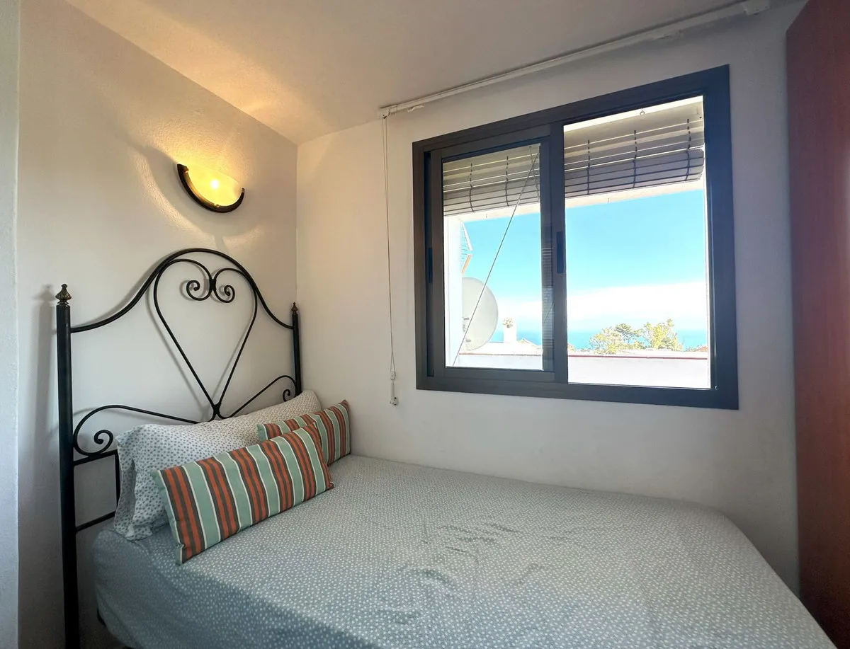 64667d7d-7ab8-4abd-a253-c29c21a33f49