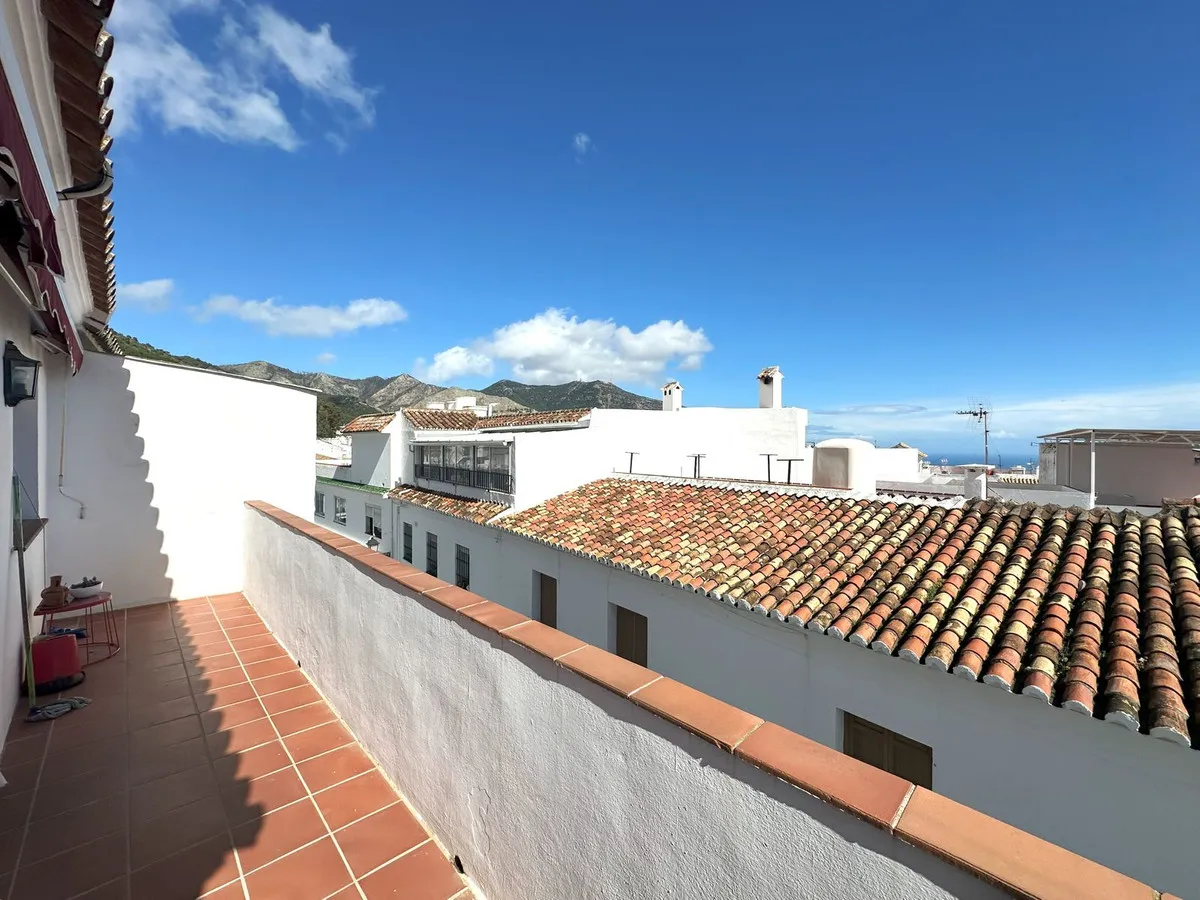 6c933bab-5a96-455c-9696-a1f358bc46d5