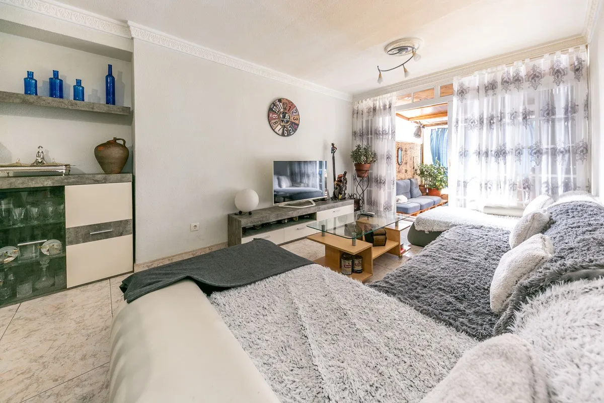 028356b8-555f-4f05-b895-6b966ef49c58