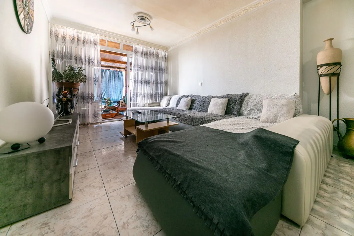 61b7da4f-ab54-4816-8d38-35dd052a45c3