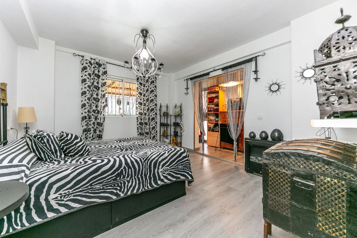 c815a621-e554-4ee2-ab0e-b9f50373e37c