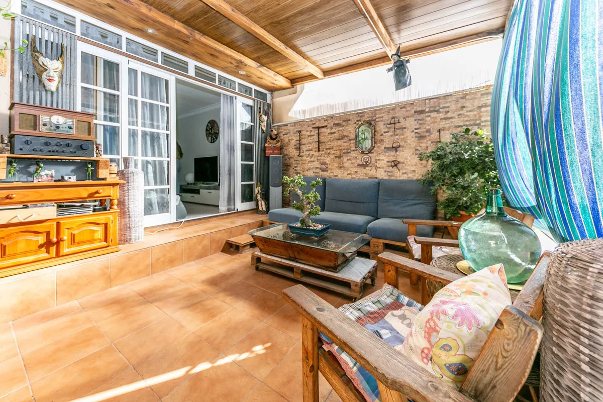 f7a913b7-90a1-4bd6-bce9-dbd11c6870e3