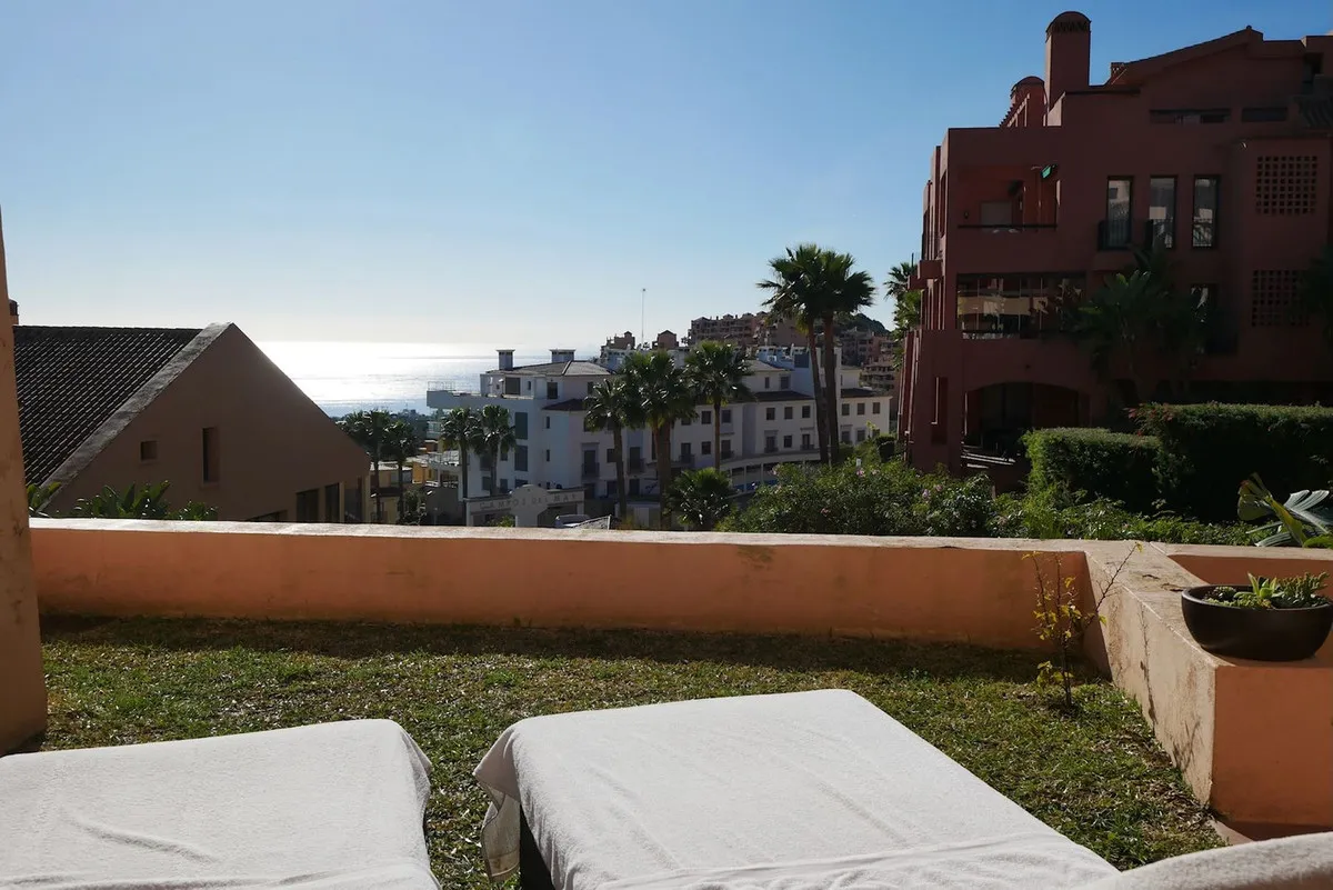 d816351a-92e5-43c6-b4ad-f79f8de7c176