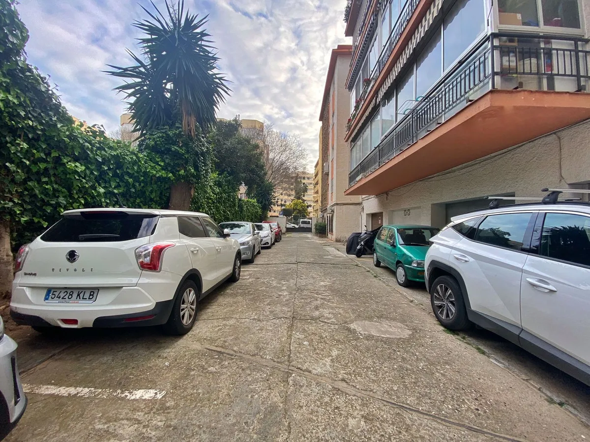 6a92cfa5-4f3d-49b3-8007-98da74782efc