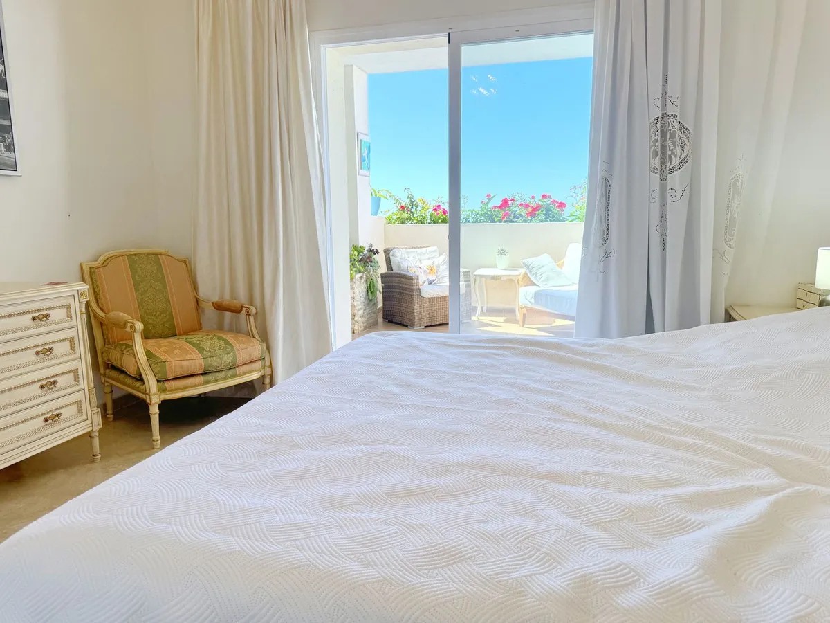 5f66cb57-c8f4-418b-8825-7c483c659bd6