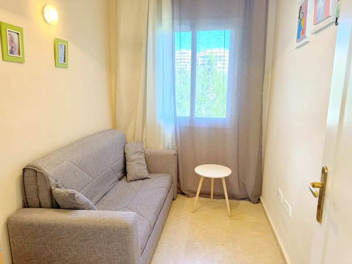 e4b8b83f-d808-4880-ba9b-292679091310