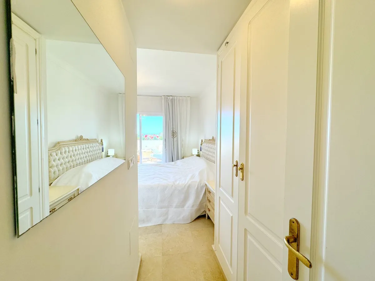 fe38054e-3307-4b8d-a24d-bd3d1eea7e72