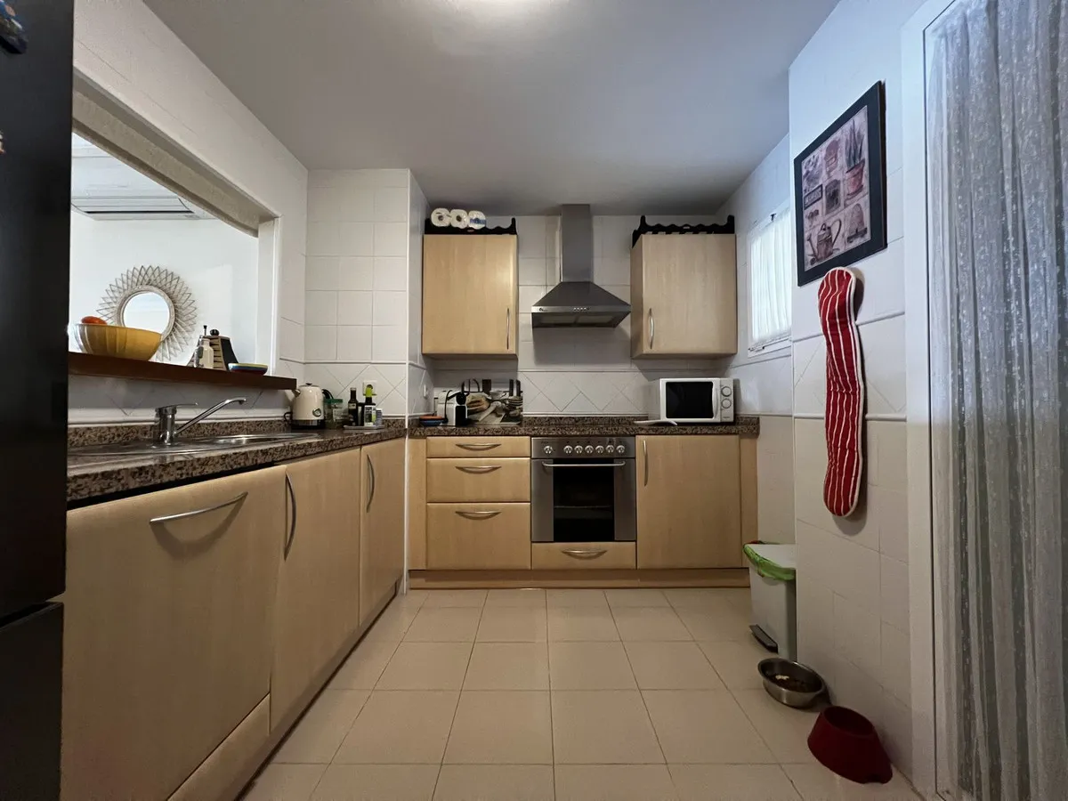 4a7d2003-2120-4b1e-93b6-8c78f3d115d7