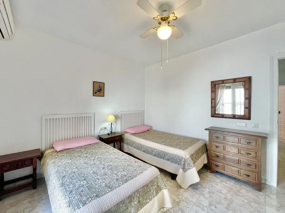 c8b55bee-4237-43a8-b97f-c102d2132b6e