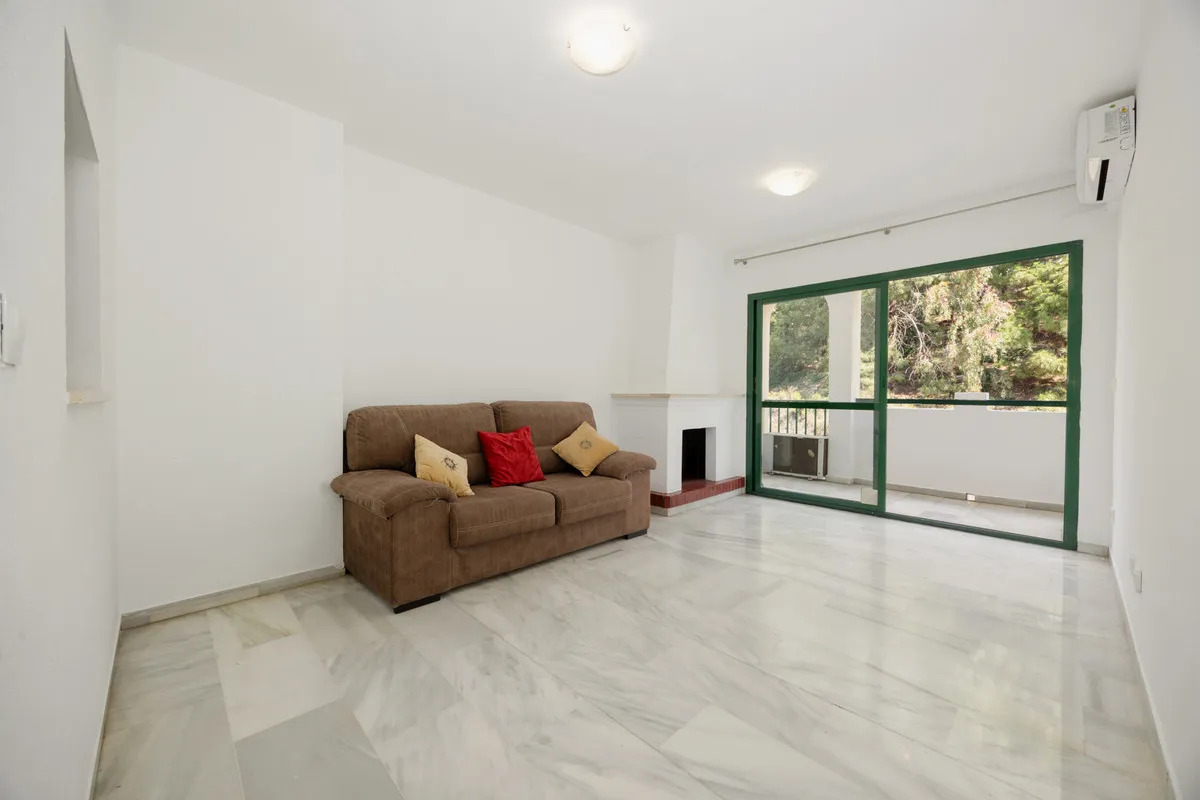 8d5c17b9-8303-4add-87e7-7bd4e8a124c2