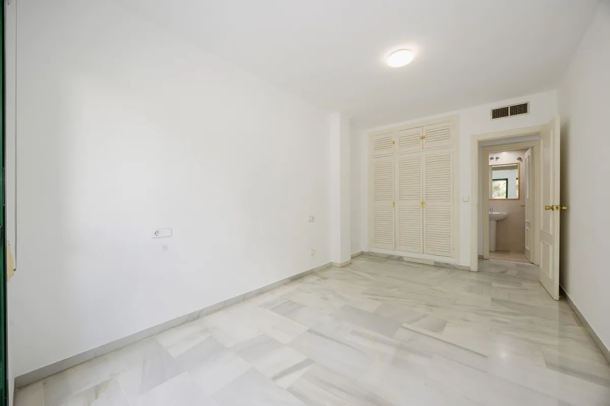 a565cd93-8a36-41d2-aea6-a7bce6e66980