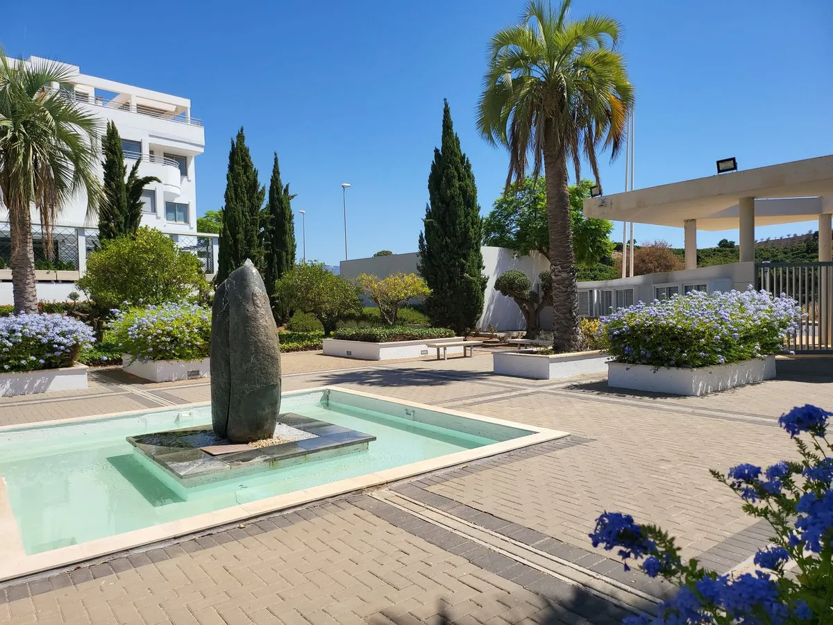 ca53d28e-ead8-4f22-b504-b41e8aa27cc1