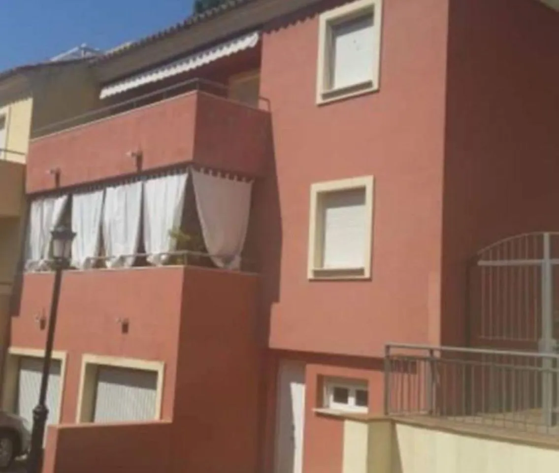 6857c9d2-8bf6-4332-8683-dd881d91b4b8