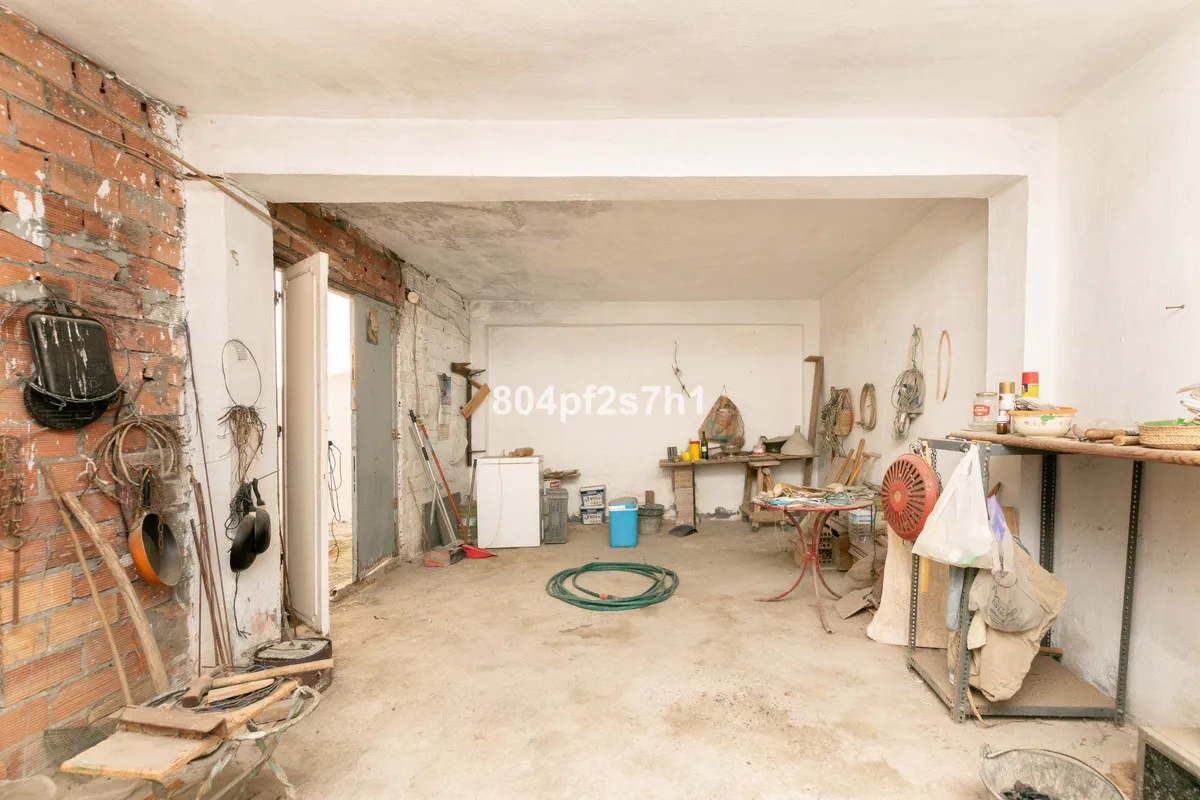 6030dc46-fb0f-463d-8d38-85b36a8e3827