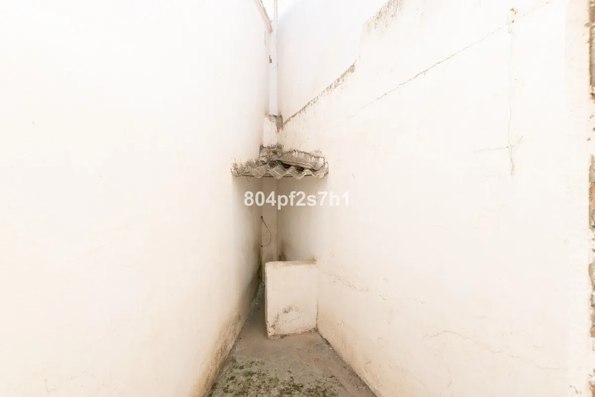 b9a3165b-4b3a-403d-a2a6-fad000f05dee