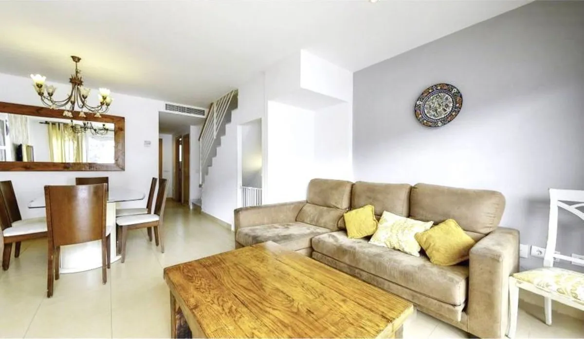 6f63a34e-2e69-4b57-97d4-f6a500102fc3