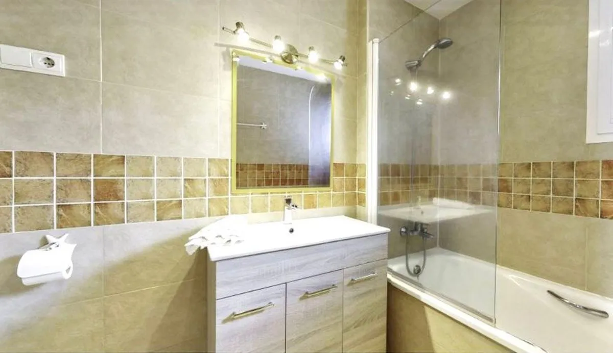 e1559b6c-dd7d-486e-b381-de7f70edadb2