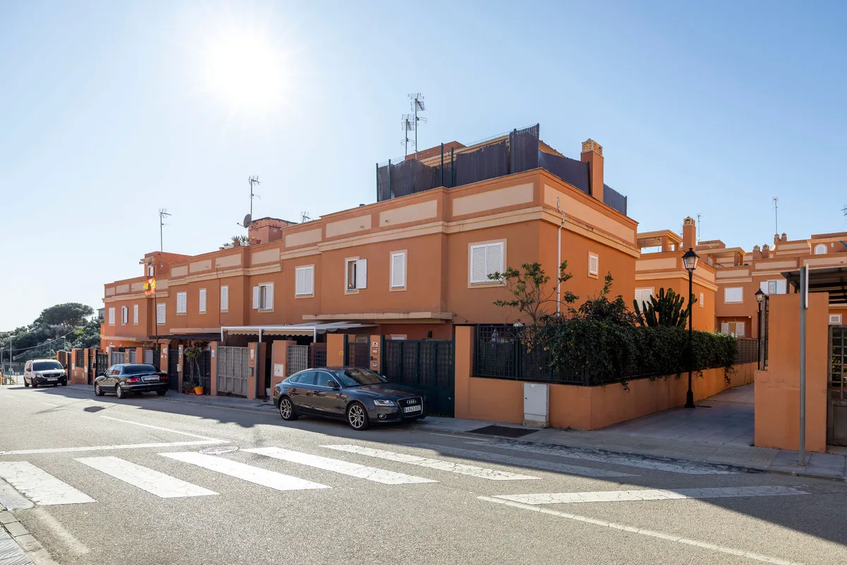 2313b017-2f99-48b4-8a9e-14e454eb8a52