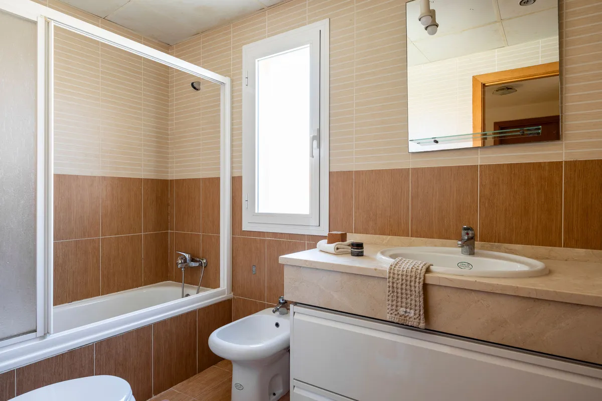 6379281f-95a8-4bf9-858c-ce391f69321f