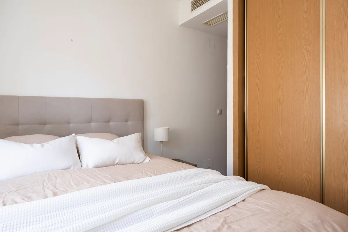 9b2c975e-a79f-4a59-9efb-6cf3d0ea4484